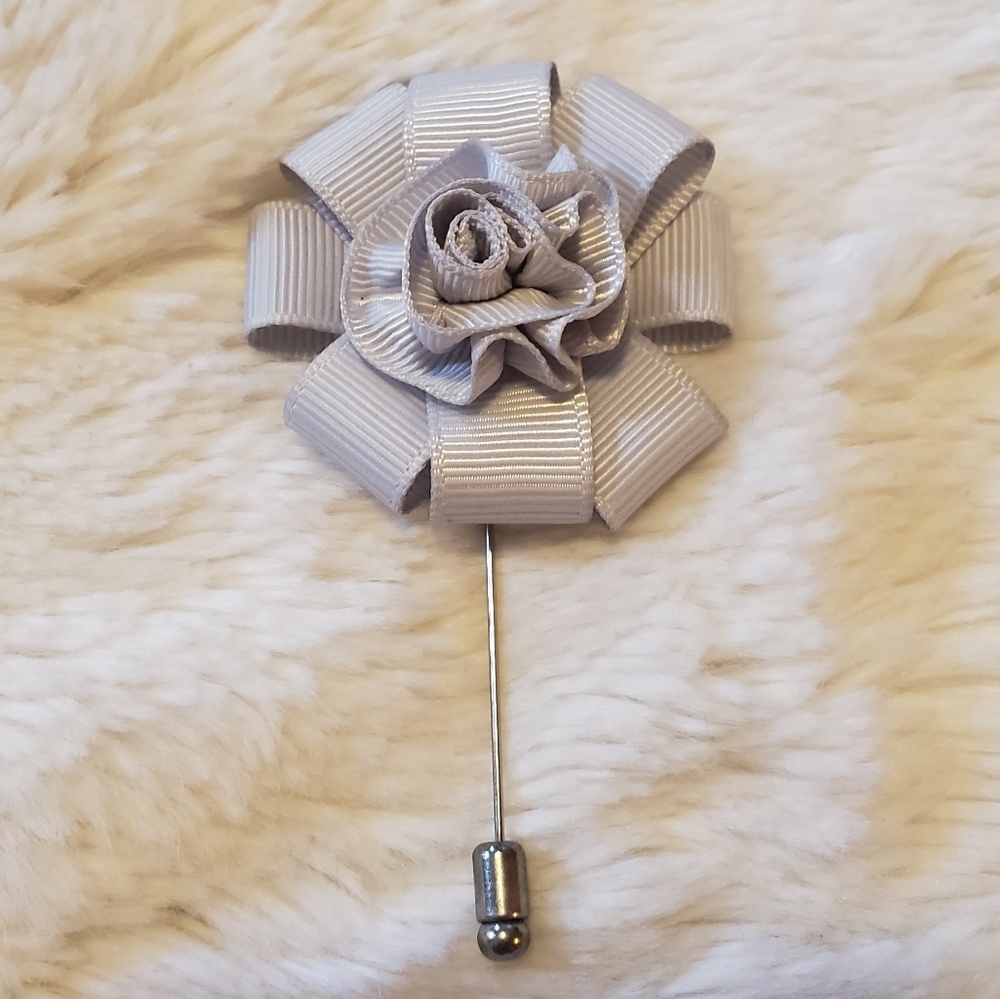 Reiss Fern Flower Pin - Picture 3 of 5